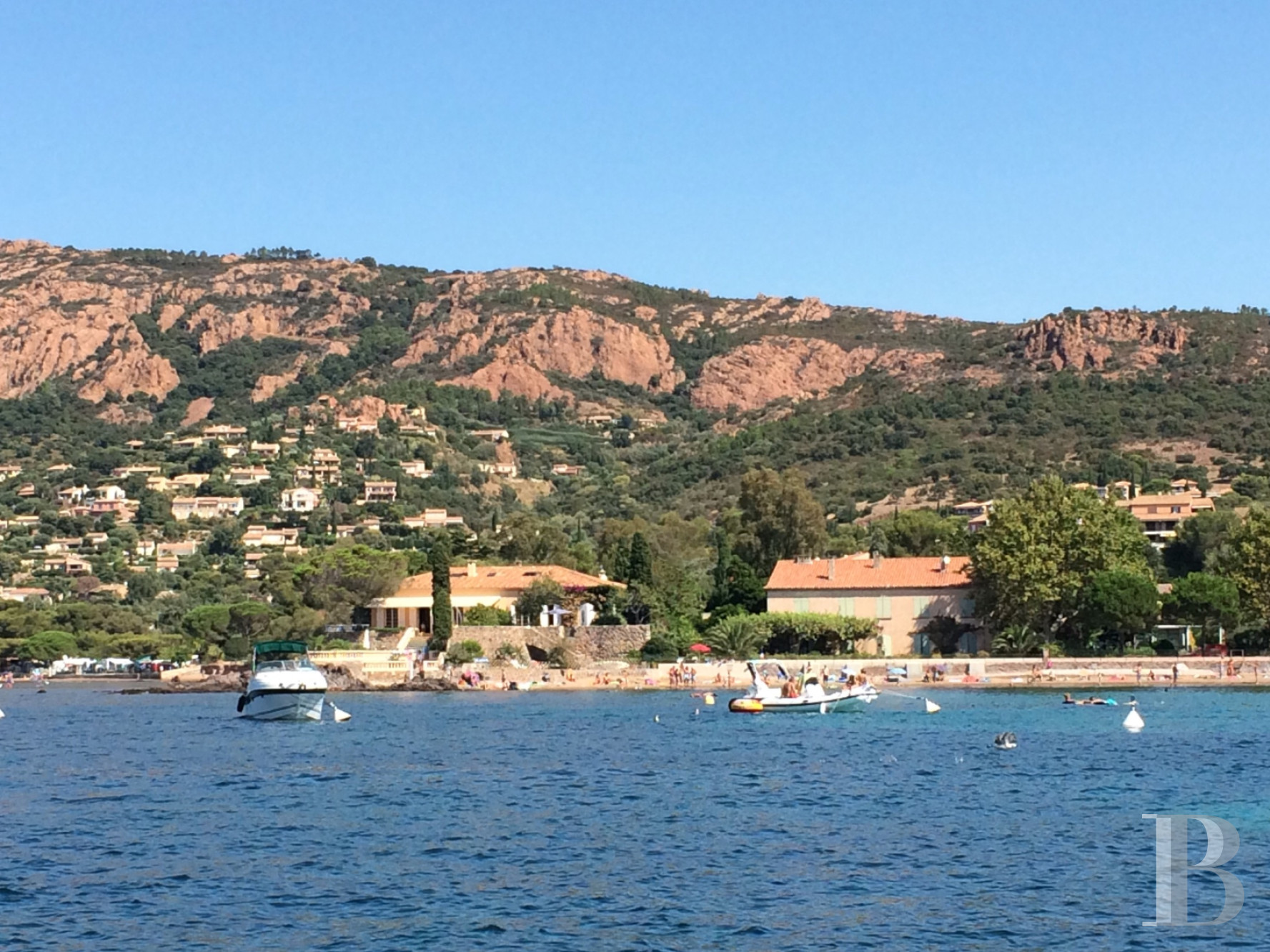 A family home built on the foundations of an ancient fortress in Agay harbour, Saint-Raphaël - photo  n°23